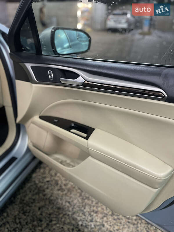 Седан Ford Fusion 2013 в Одесі