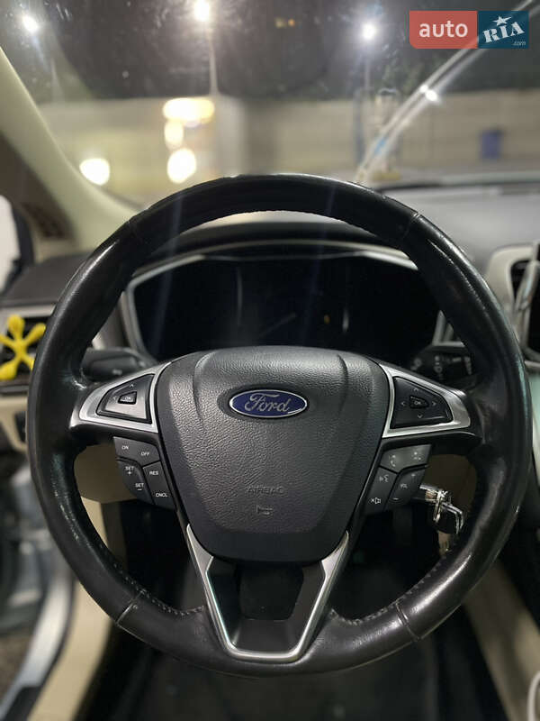 Седан Ford Fusion 2013 в Одесі