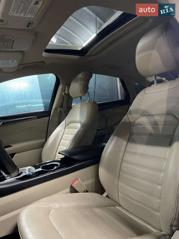 Седан Ford Fusion 2013 в Одесі