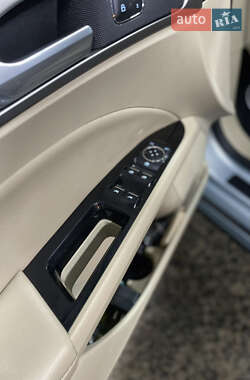 Седан Ford Fusion 2013 в 