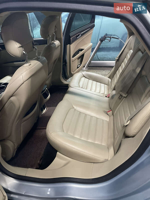 Седан Ford Fusion 2013 в Одесі