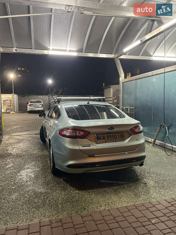 Седан Ford Fusion 2013 в Одесі