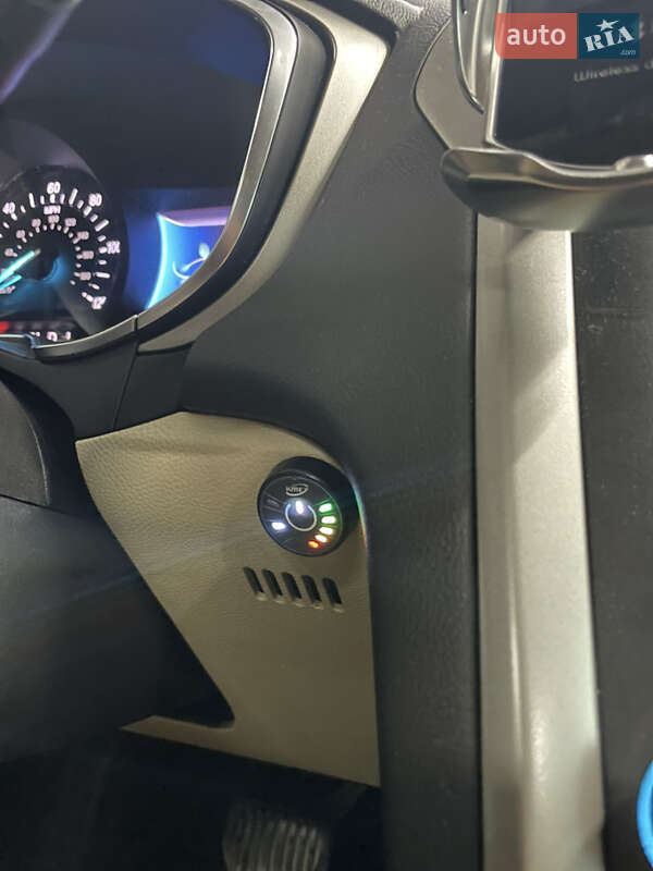 Седан Ford Fusion 2013 в Одесі