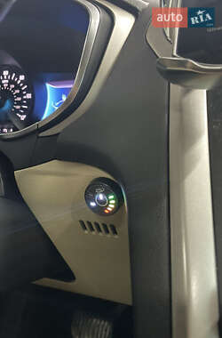 Седан Ford Fusion 2013 в 