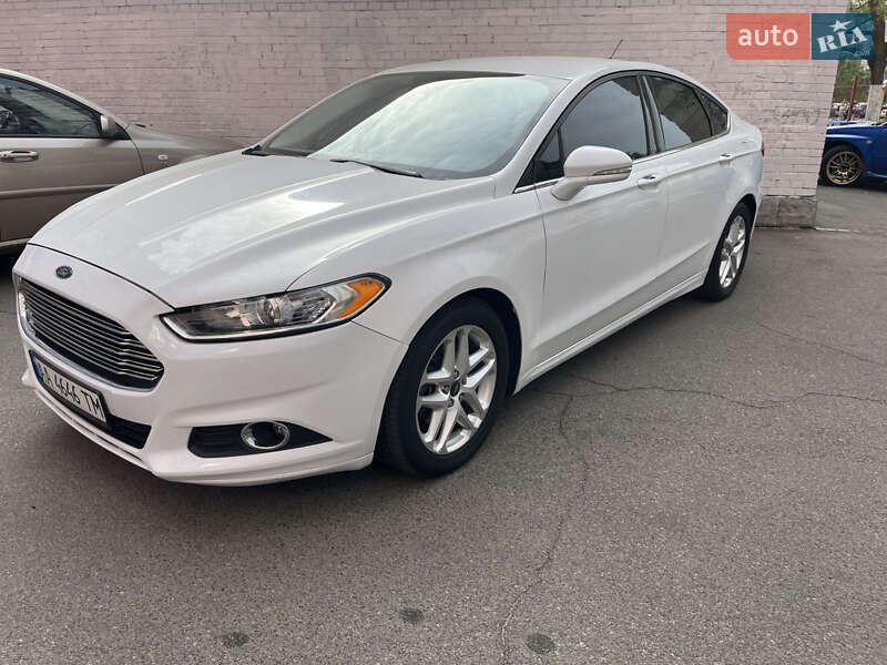 Седан Ford Fusion 2015 в Києві