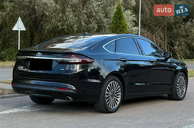 Седан Ford Fusion 2017 в 