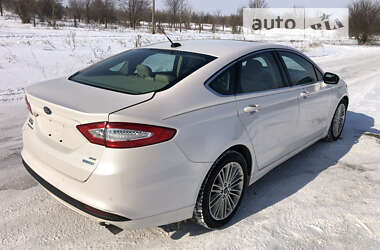 Седан Ford Fusion 2015 в Умани