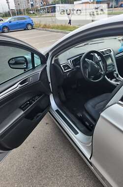 Седан Ford Fusion 2016 в 