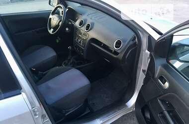 Хетчбек Ford Fusion 2006 в 