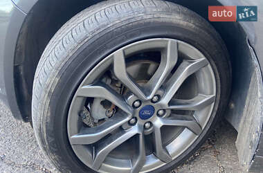 Седан Ford Fusion 2017 в 