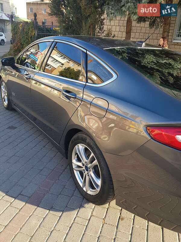 Седан Ford Fusion 2015 в Могилев-Подольске