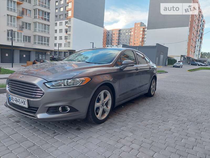 Седан Ford Fusion 2013 в 