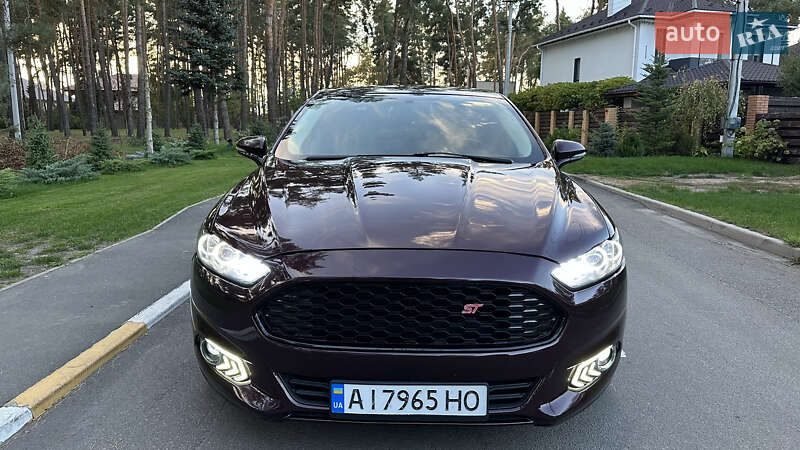 Седан Ford Fusion 2013 в 