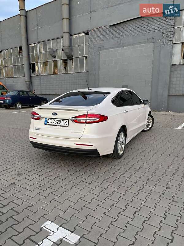 Седан Ford Fusion 2019 в Ивано-Франковске