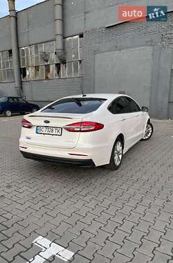 Седан Ford Fusion 2019 в 