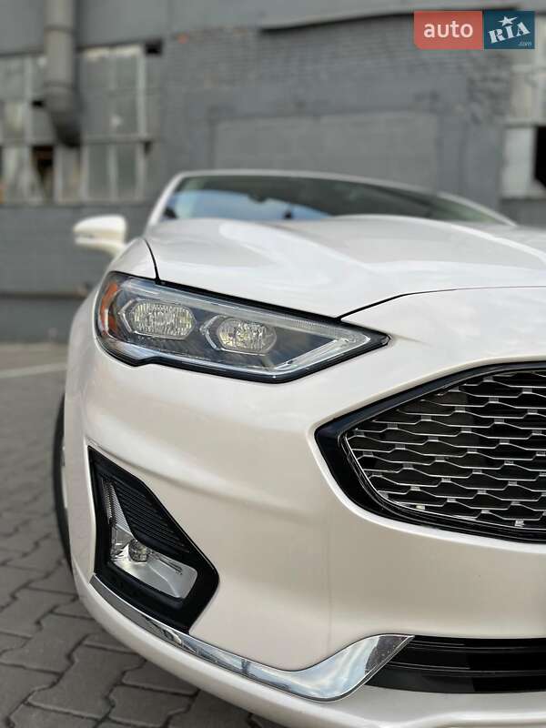 Седан Ford Fusion 2019 в Ивано-Франковске