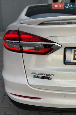 Седан Ford Fusion 2019 в 