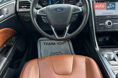 Седан Ford Fusion 2019 в 