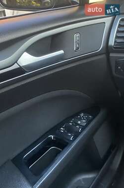 Седан Ford Fusion 2015 в Ужгороде