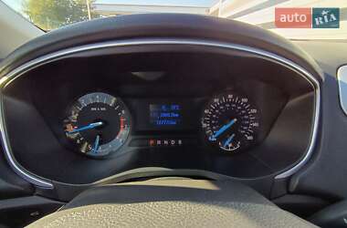 Седан Ford Fusion 2015 в 