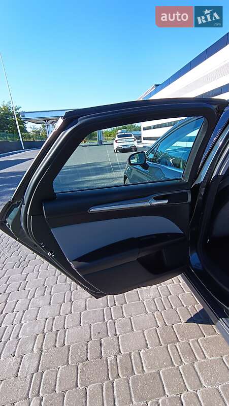 Седан Ford Fusion 2015 в Рівному
