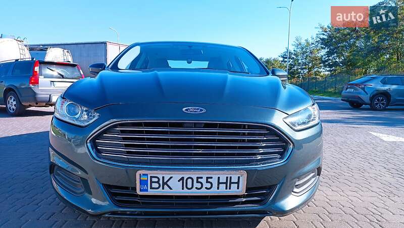 Седан Ford Fusion 2015 в Рівному