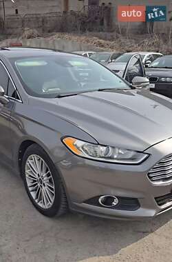 Седан Ford Fusion 2013 в 