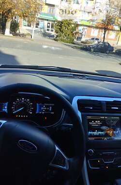 Седан Ford Fusion 2015 в 