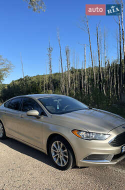 Седан Ford Fusion 2016 в Тараще