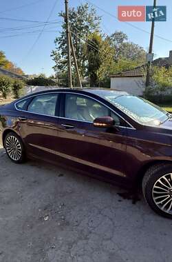 Седан Ford Fusion 2017 в 