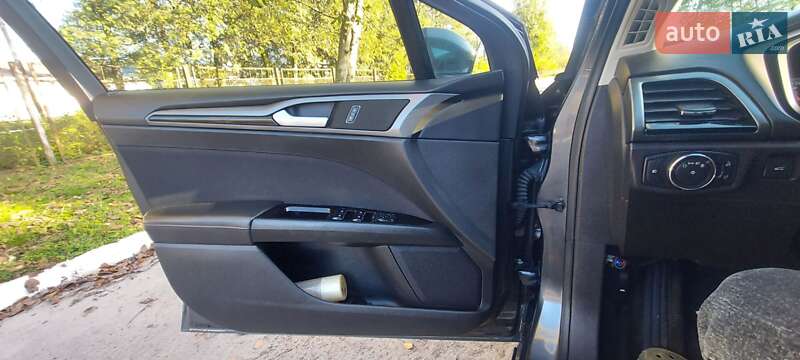 Седан Ford Fusion 2015 в Львове