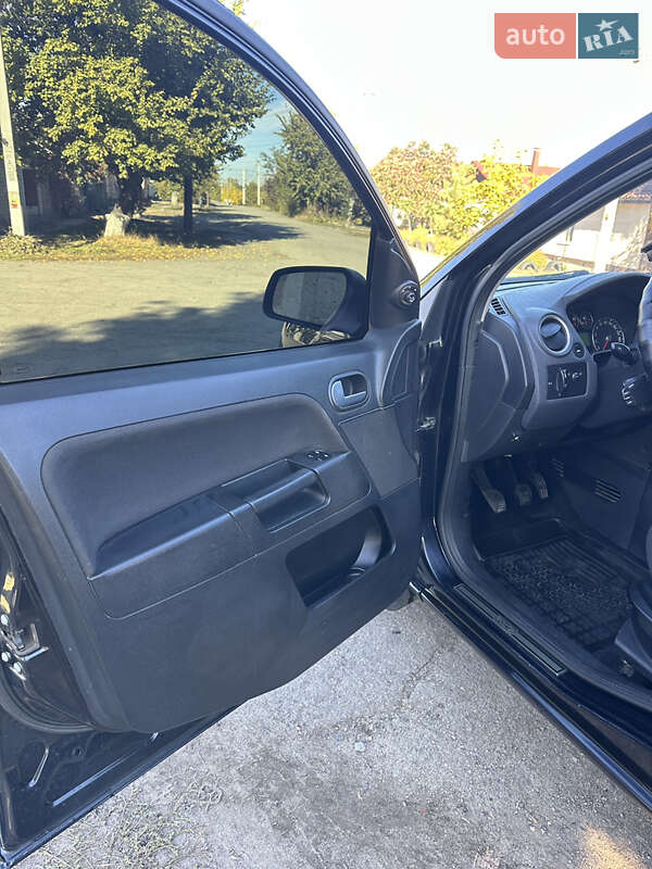 Хэтчбек Ford Fusion 2011 в Павлограде фото 8 Хэтчбек Ford Fusion 2011 в Павлограде