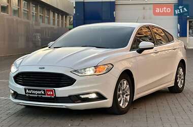 Седан Ford Fusion 2016 в 
