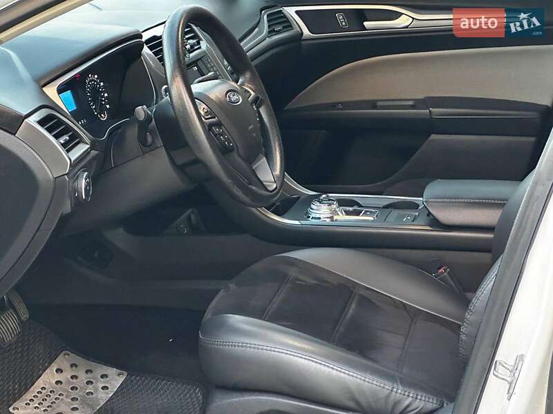 Седан Ford Fusion 2016 в Одесі