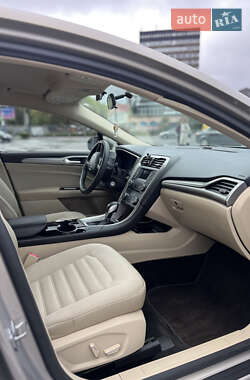Седан Ford Fusion 2014 в 