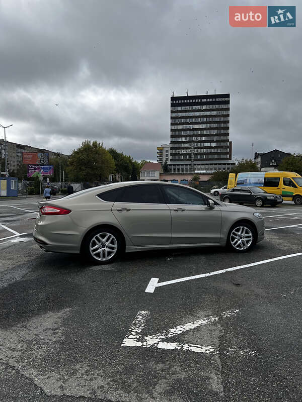 Седан Ford Fusion 2014 в Івано-Франківську