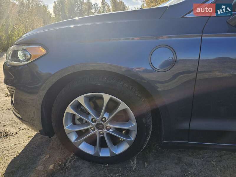Седан Ford Fusion 2019 в Києві