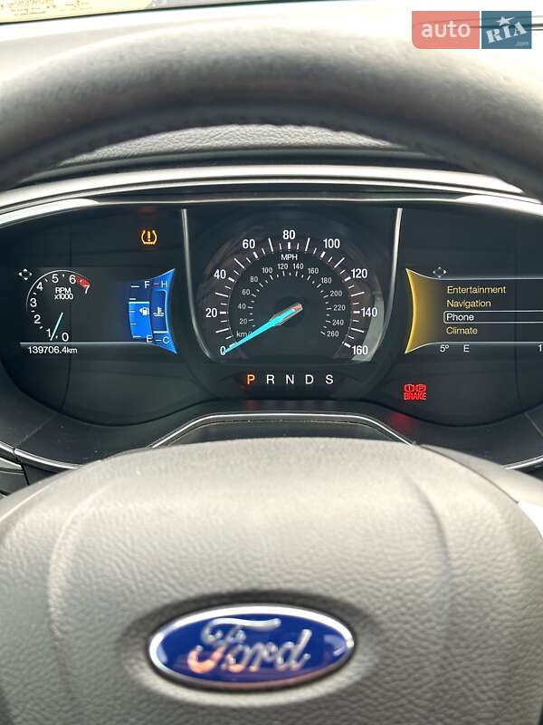 Седан Ford Fusion 2015 в Тростянці