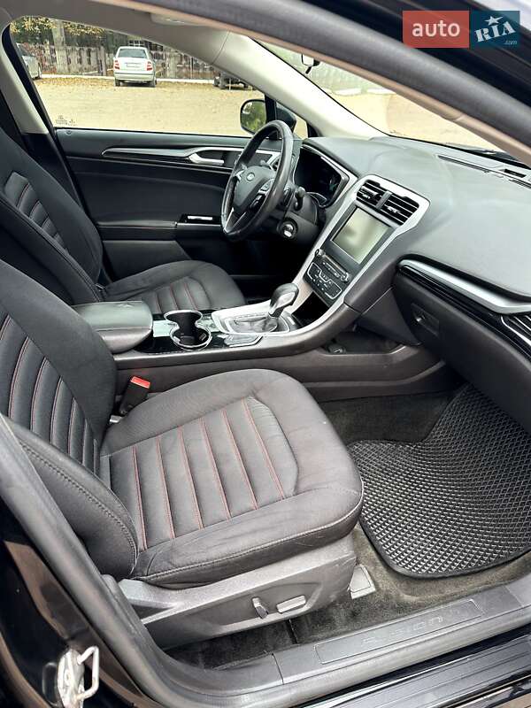 Седан Ford Fusion 2015 в Тростянці
