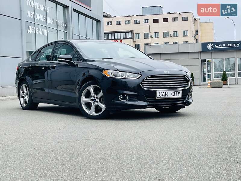 Седан Ford Fusion 2015 в Києві