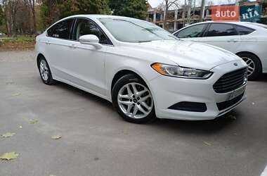 Седан Ford Fusion 2014 в 