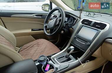 Седан Ford Fusion 2014 в 