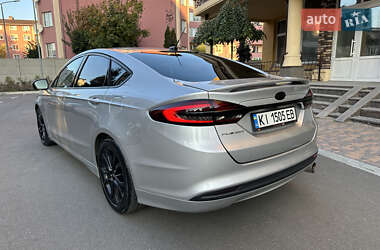 Седан Ford Fusion 2016 в 