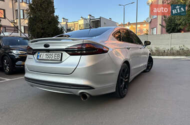 Седан Ford Fusion 2016 в 