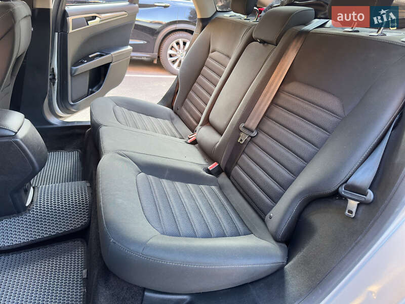 Седан Ford Fusion 2016 в Киеве фото 25 Седан Ford Fusion 2016 в Киеве