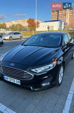 Седан Ford Fusion 2019 в 