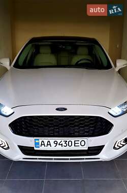 Седан Ford Fusion 2014 в Львове