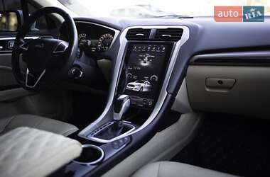 Седан Ford Fusion 2014 в 