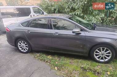 Седан Ford Fusion 2016 в 