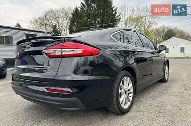 Седан Ford Fusion 2020 в Львові